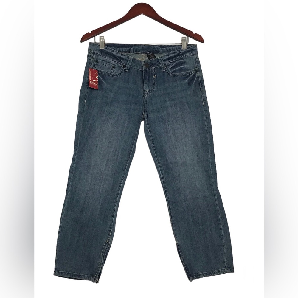 Buffalo David Bitton Medium Wash Embroidered Denim Capris Womens Size 28 Casual
